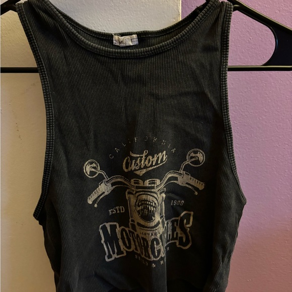 GARAGE TANK - Picture 1 of 3